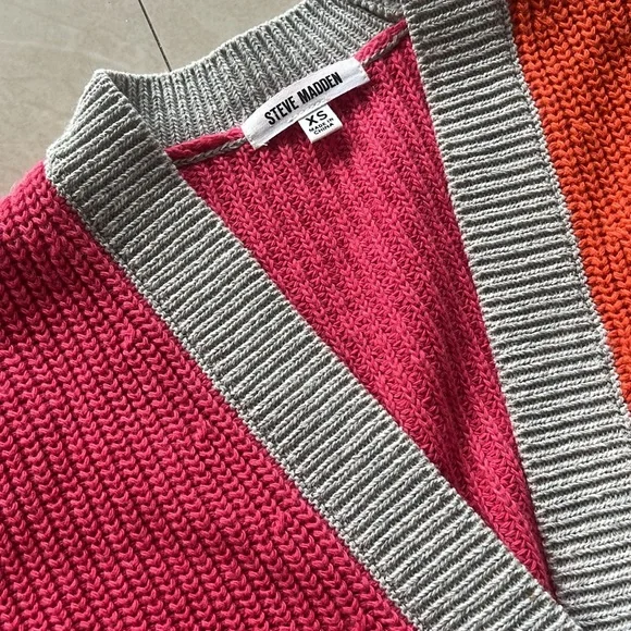 Steve Madden color block sweater size XS - Picture 2 of 3